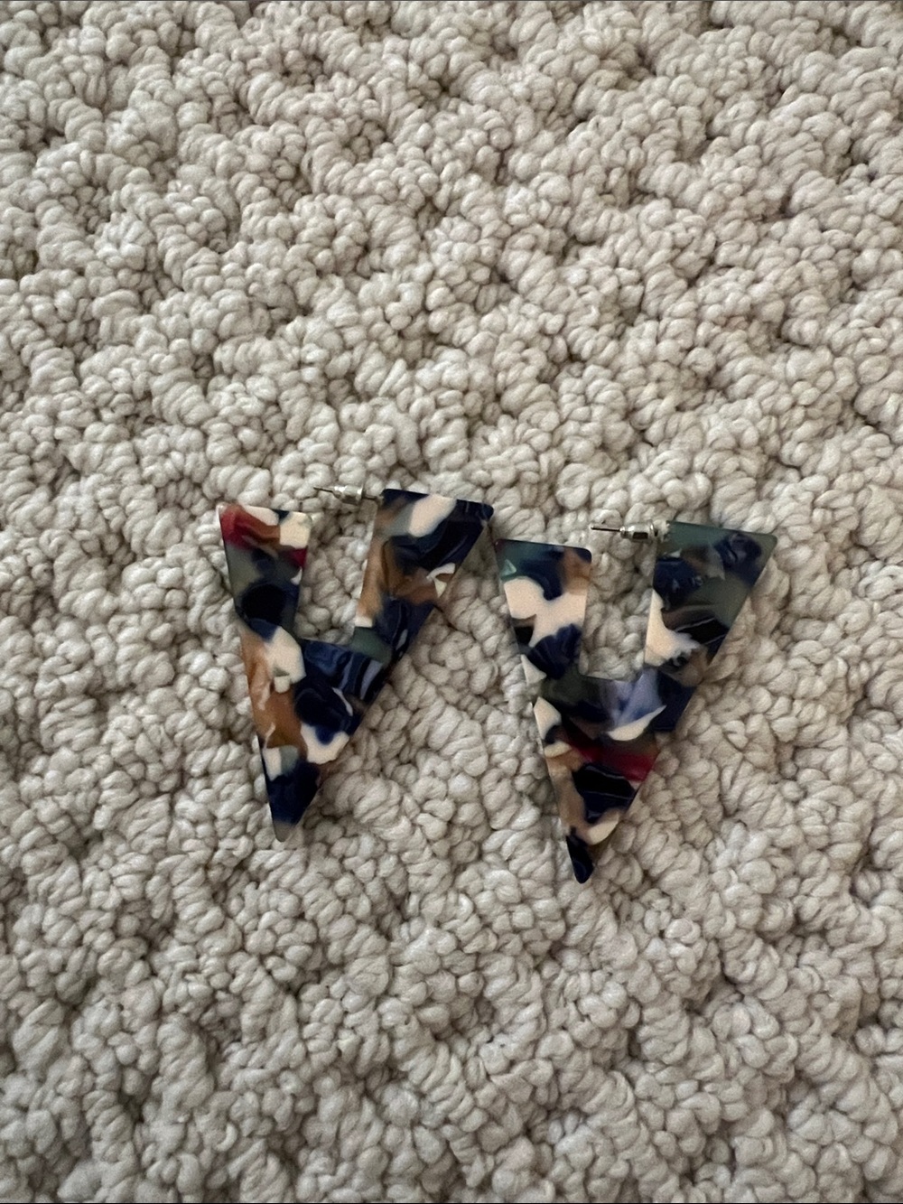 Stylish Tortoiseshell Triangle Drop Earrings - Multicolor